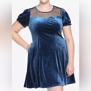Hot Topic Plus Size Blue Velvet & Lace Sweetheart Dress - 3